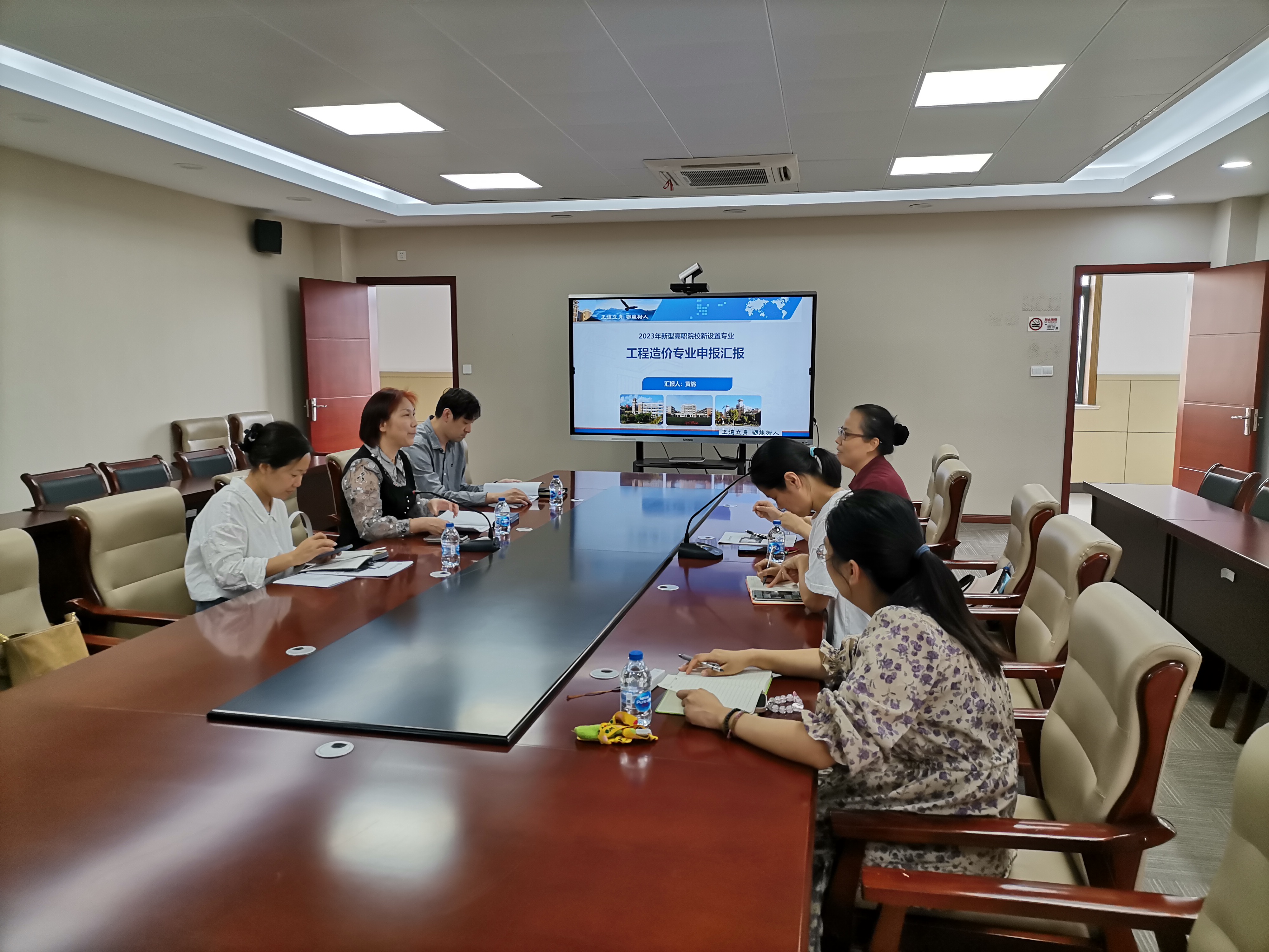 深化校企合作 共谋发展新篇 ——记智能建造学院校企合作系列研讨活动
